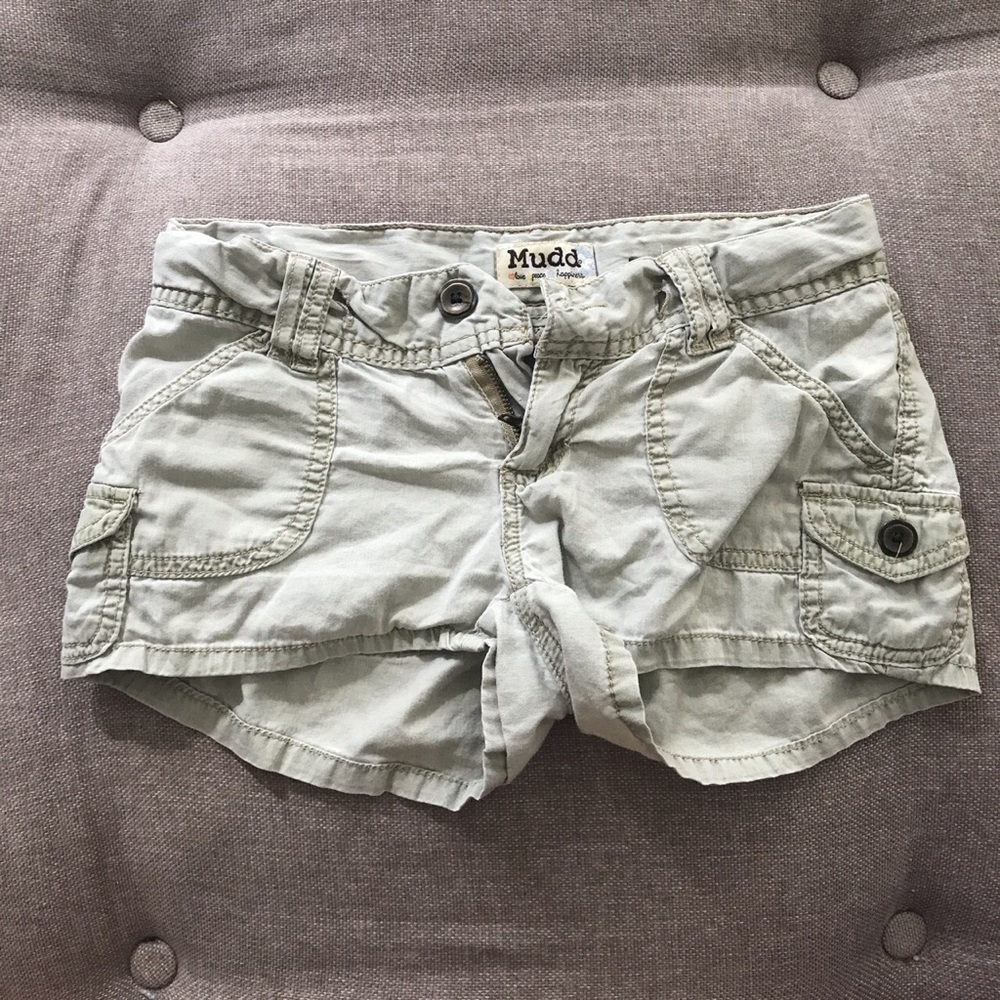 khaki shorts from Mudd®️